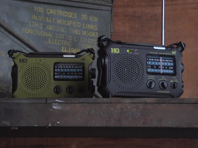HQ ISSUE Multi-Band Solar/Dynamo Radio - image 10 from the video